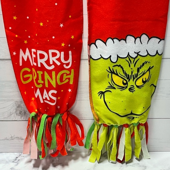 Grinch Fleece Tied Scarf - Picture 2 of 6